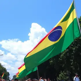 o que abre e fecha no feriado da independência em Curitiba